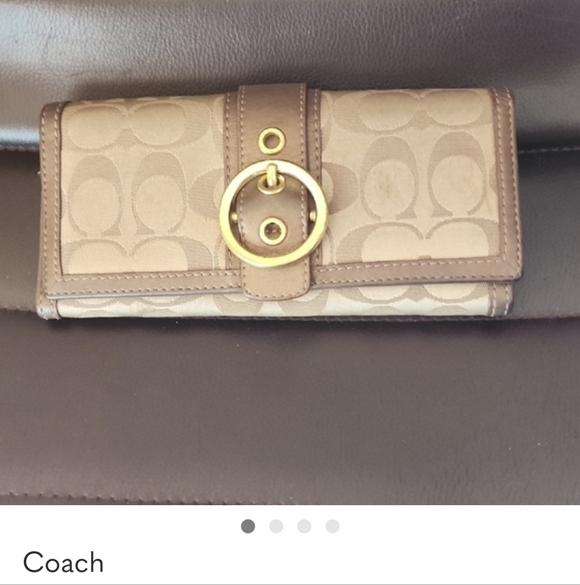 Coach Tan and Gold Women's Wallet Slightly Used - Picture 5 of 5